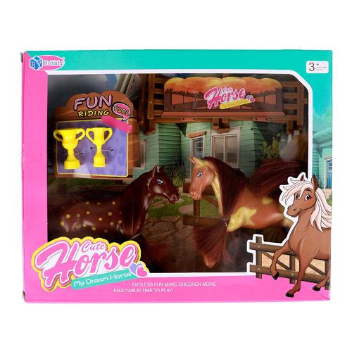 Horse and stable set